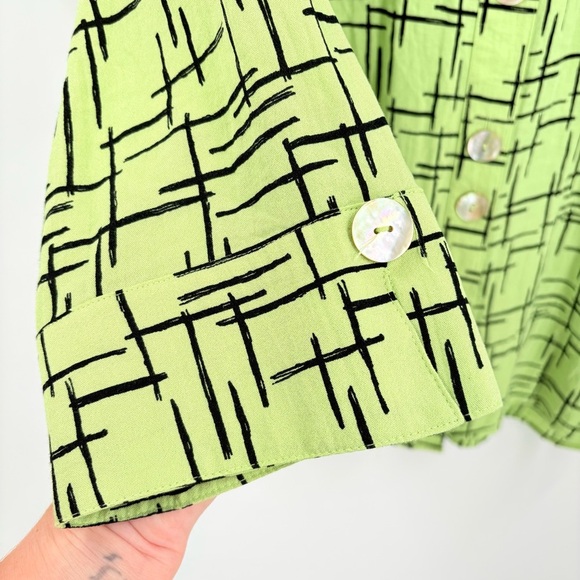 Ali Miles Funky Artsy Green Button Down 1X - Picture 3 of 6